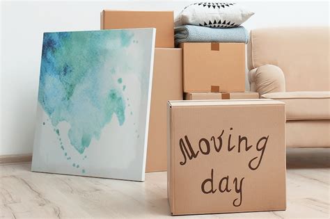 how to pack framed art for moving and why it's important to maintain the integrity of your art collection during relocation